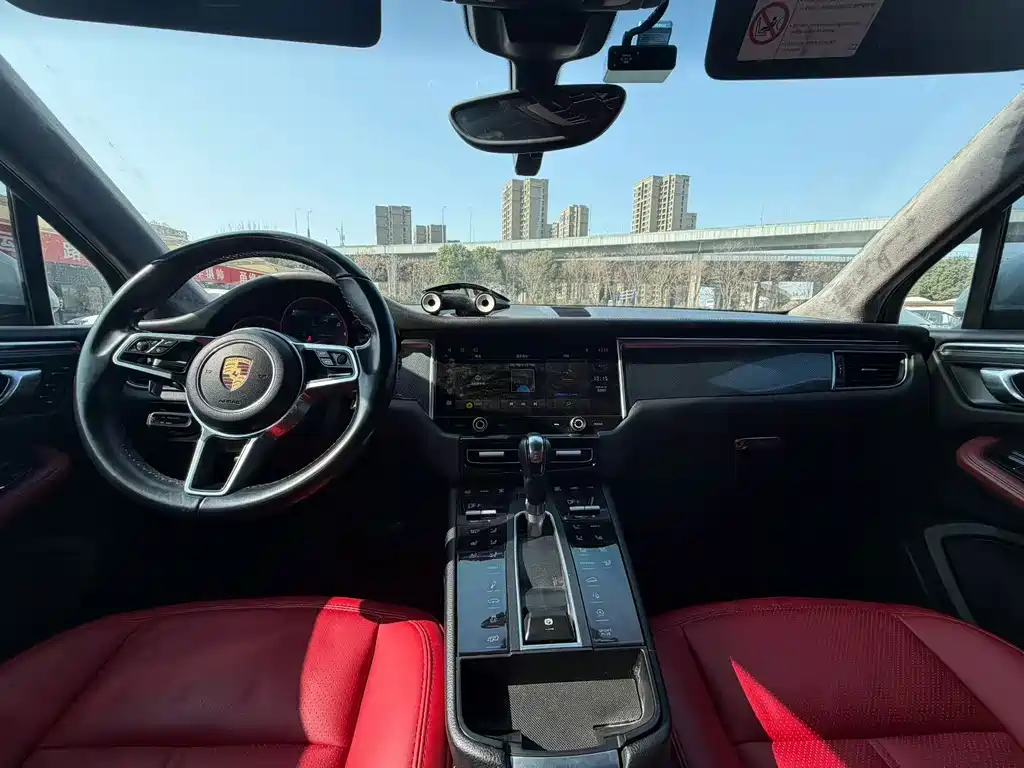 Porsche Macan — миниатюра 6