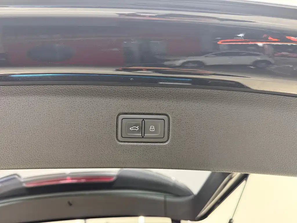 Audi Q7 — миниатюра 12