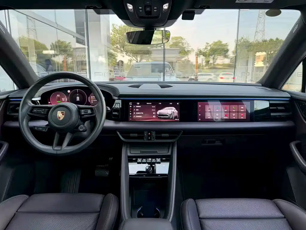Porsche Macan EV — миниатюра 10