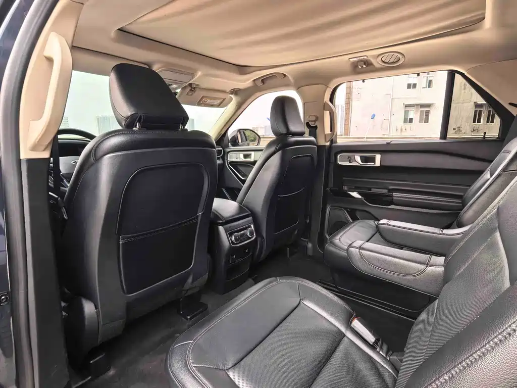 Ford Explorer — миниатюра 12
