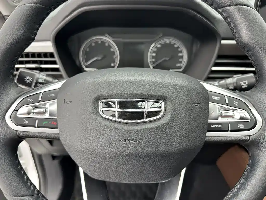 Geely Vision X6 — миниатюра 13