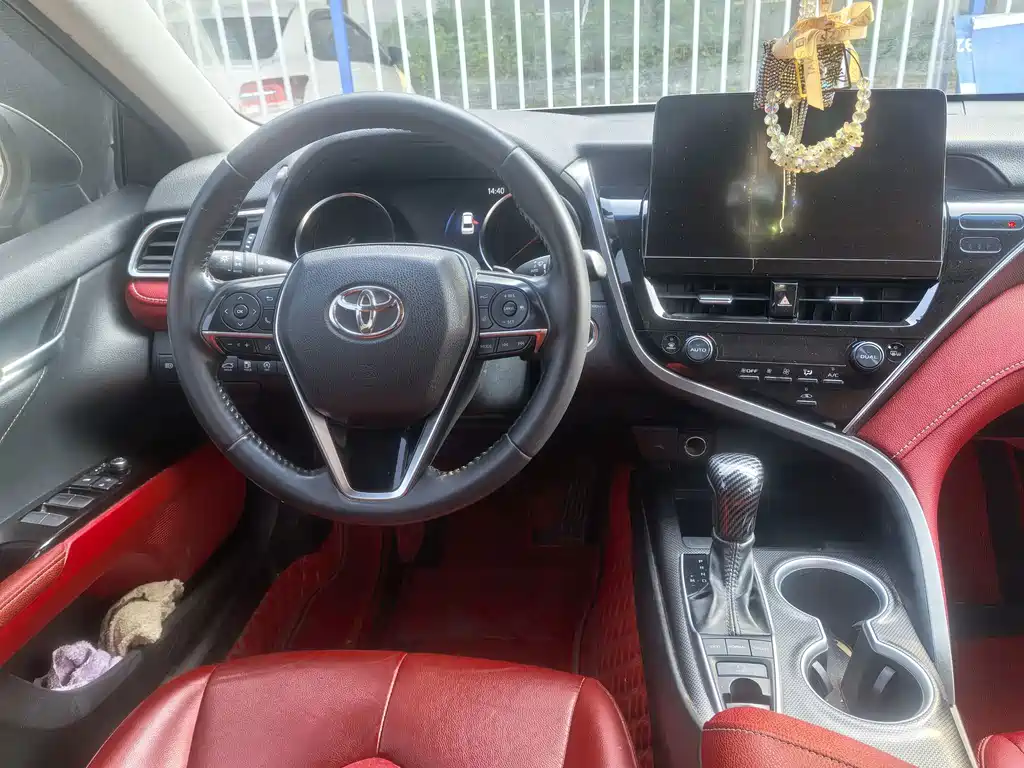 Toyota Camry — миниатюра 10