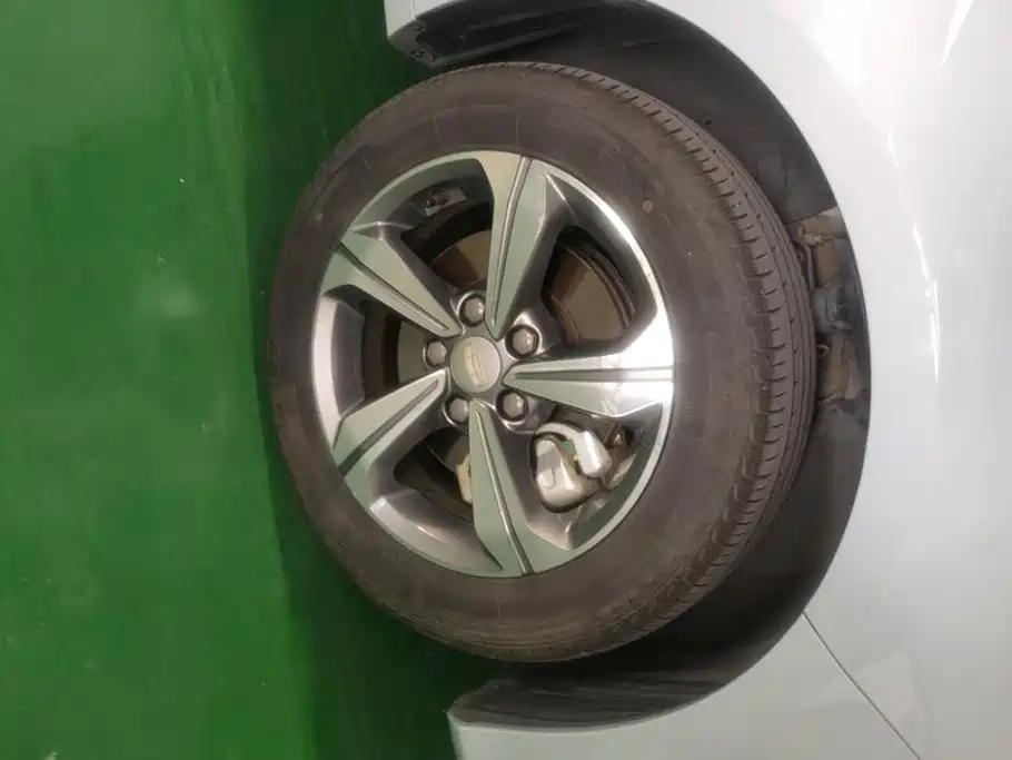 Geely L HiP — миниатюра 6