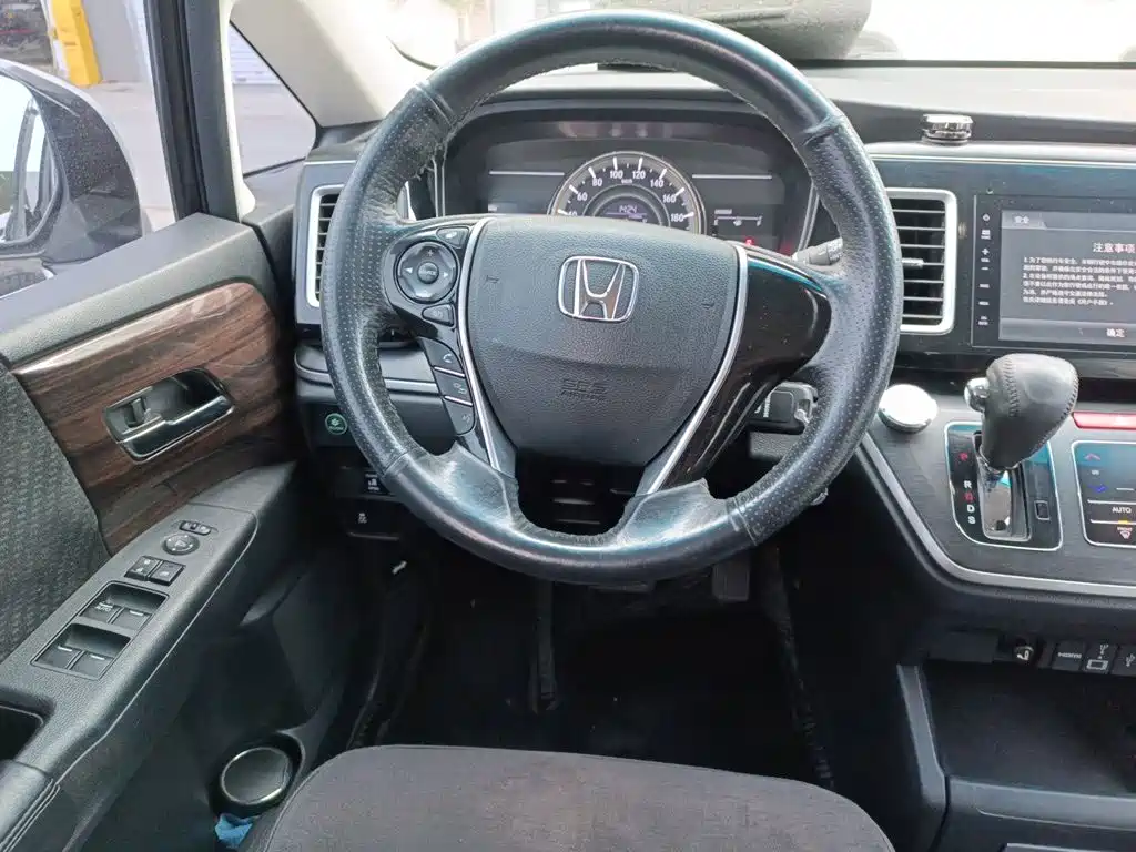 Honda Elysion — миниатюра 11