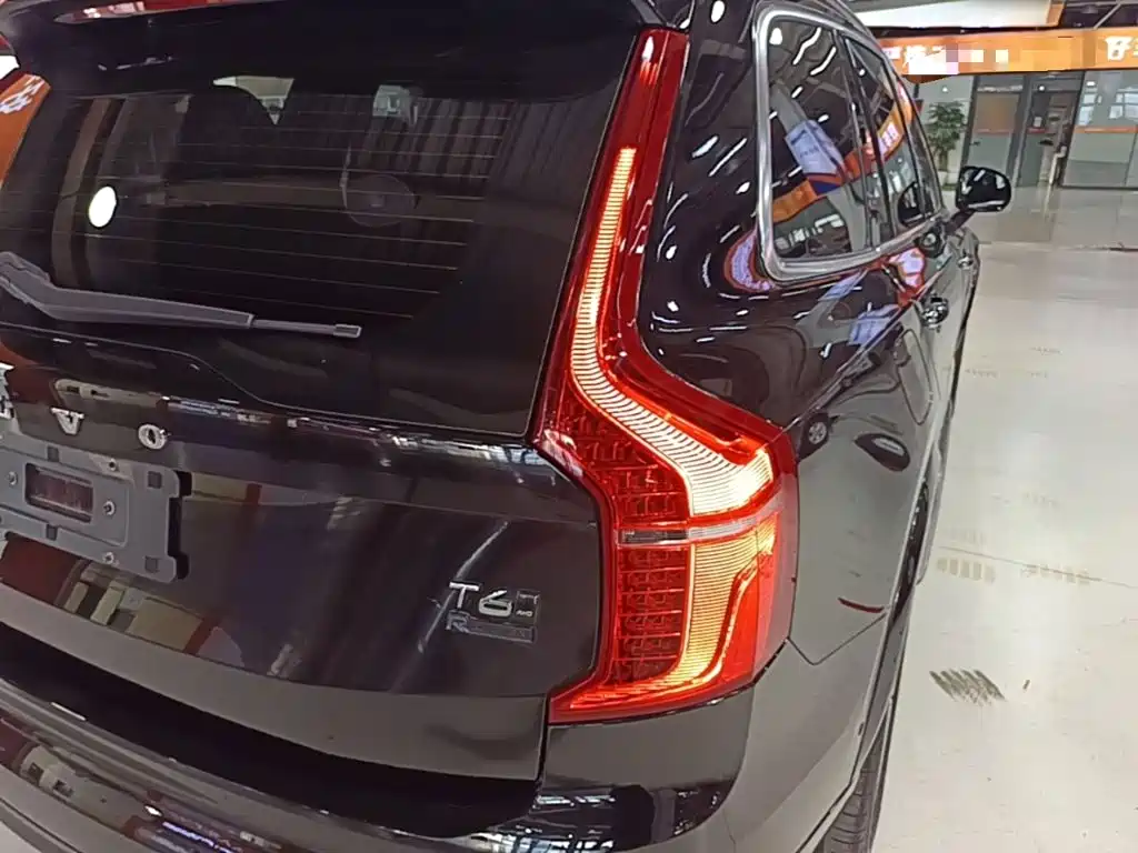 Volvo XC90 — миниатюра 8