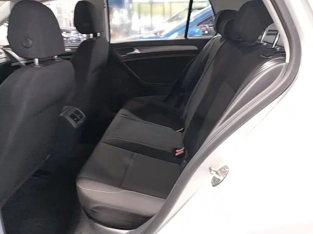 Volkswagen Golf — миниатюра 17