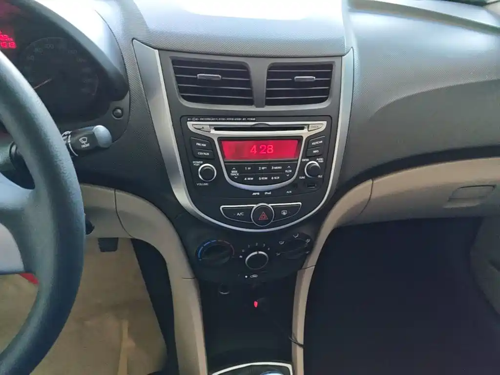 Hyundai Verna — миниатюра 13