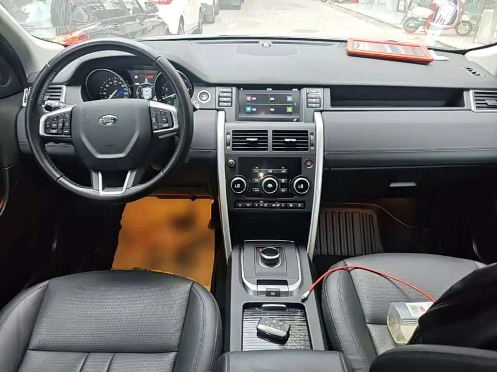 Land Rover Discovery Sport — миниатюра 10