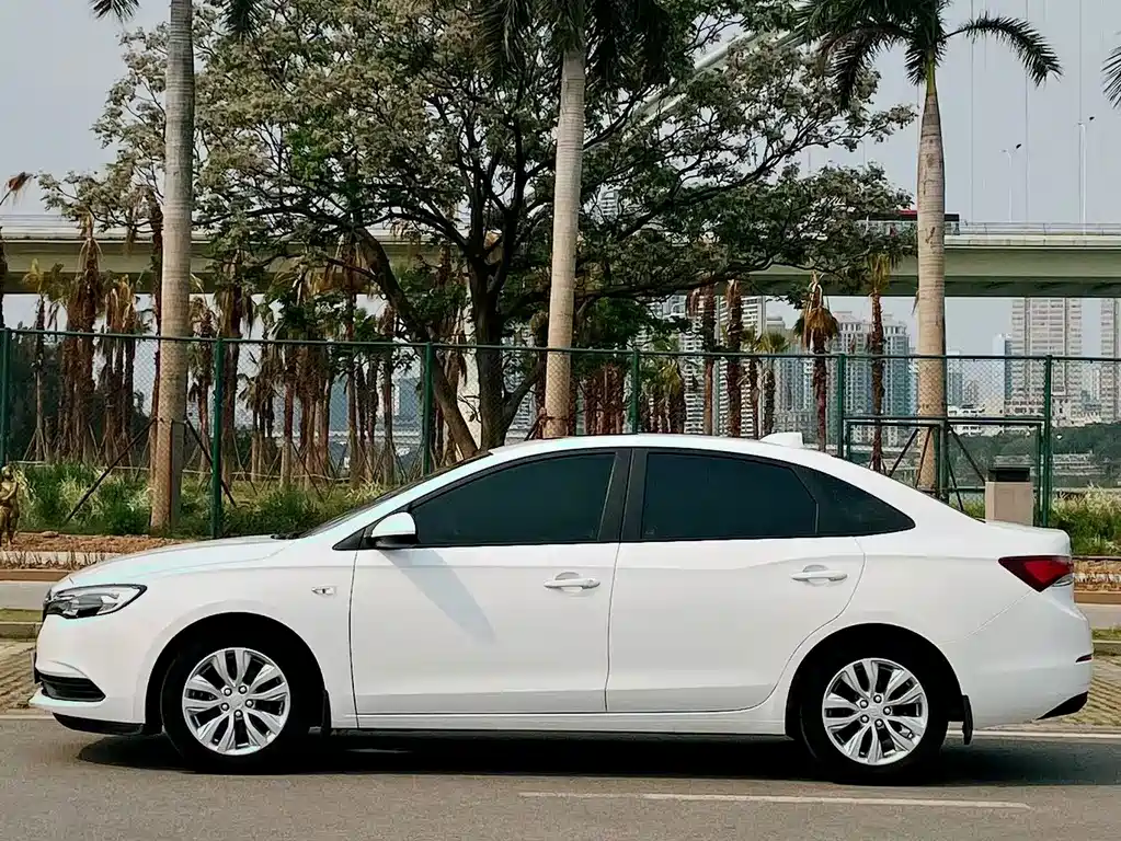 Buick Excelle — миниатюра 2