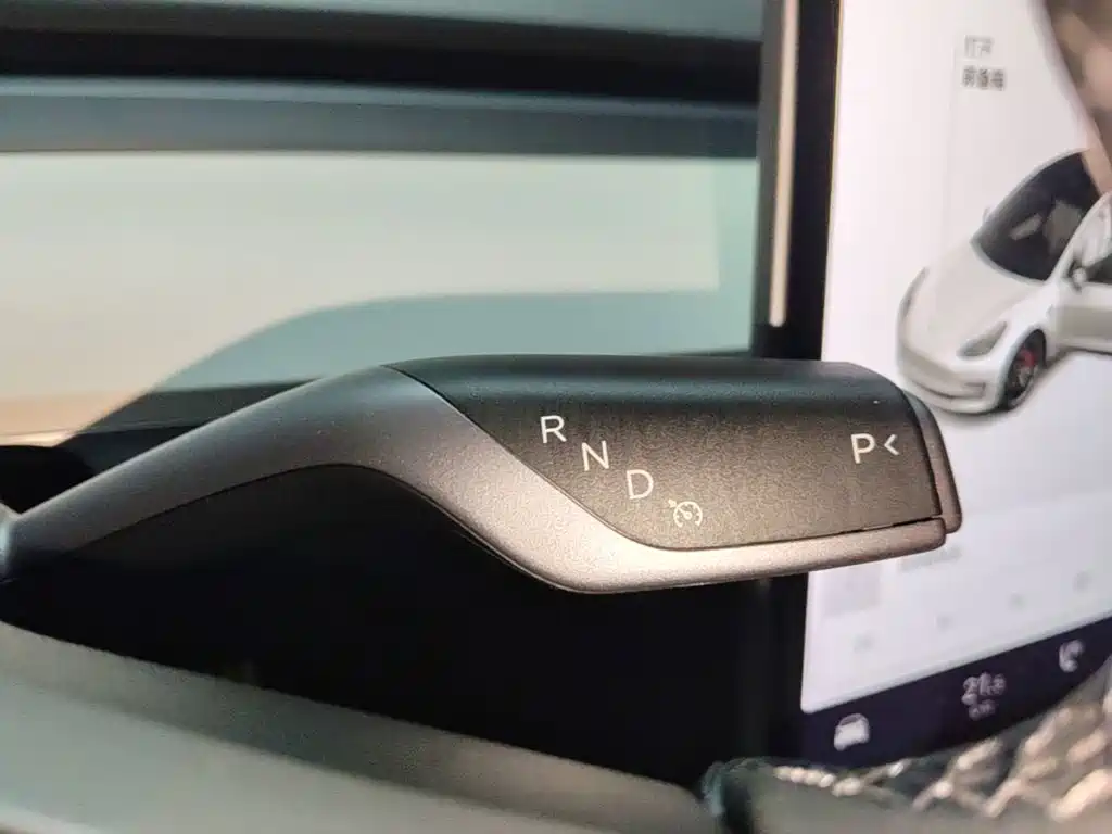 Tesla Model 3 — миниатюра 14