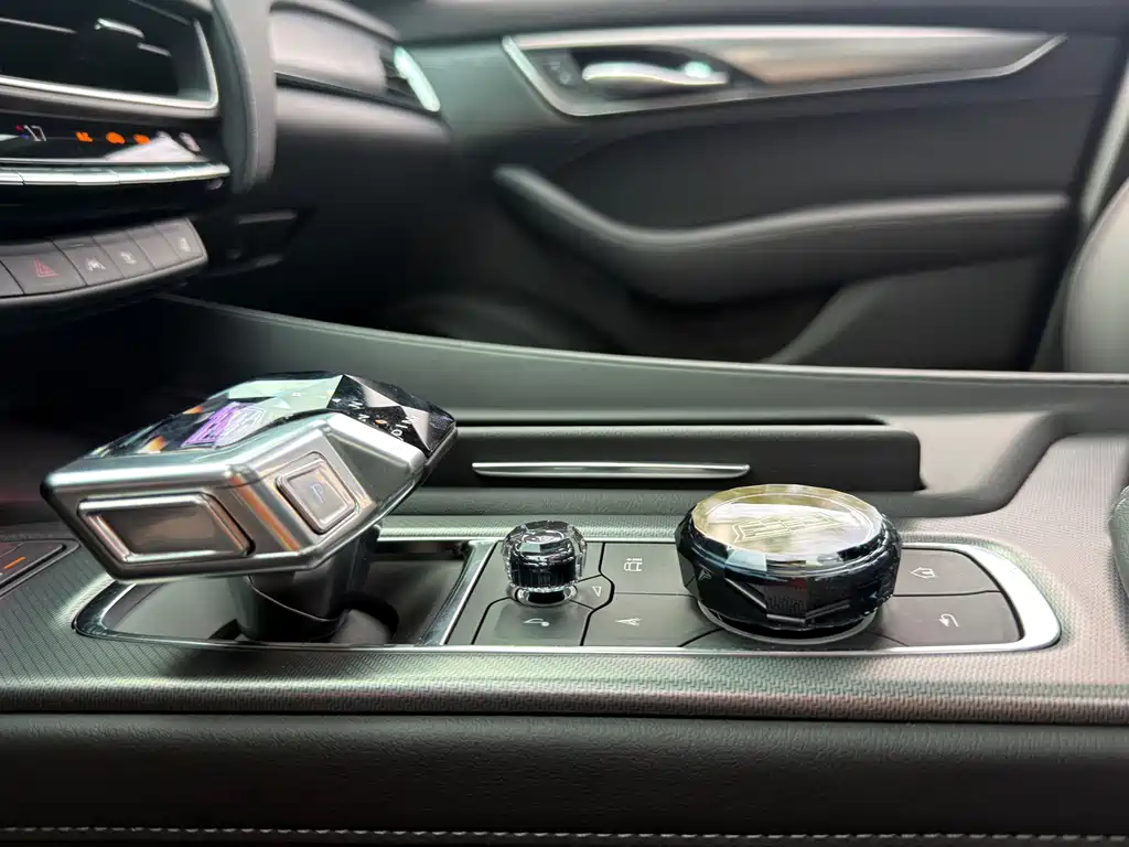 Cadillac CT5 — миниатюра 27