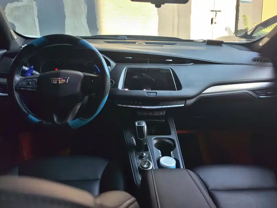 Cadillac XT4 — миниатюра 12