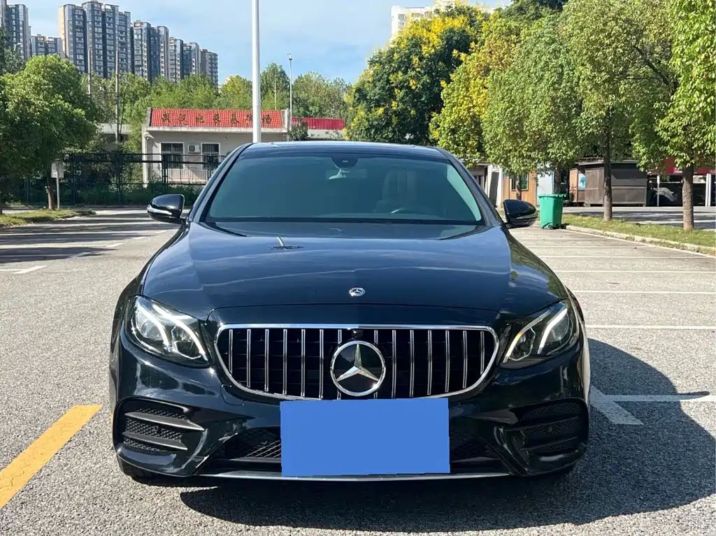Mercedes-Benz E-Class — миниатюра 2