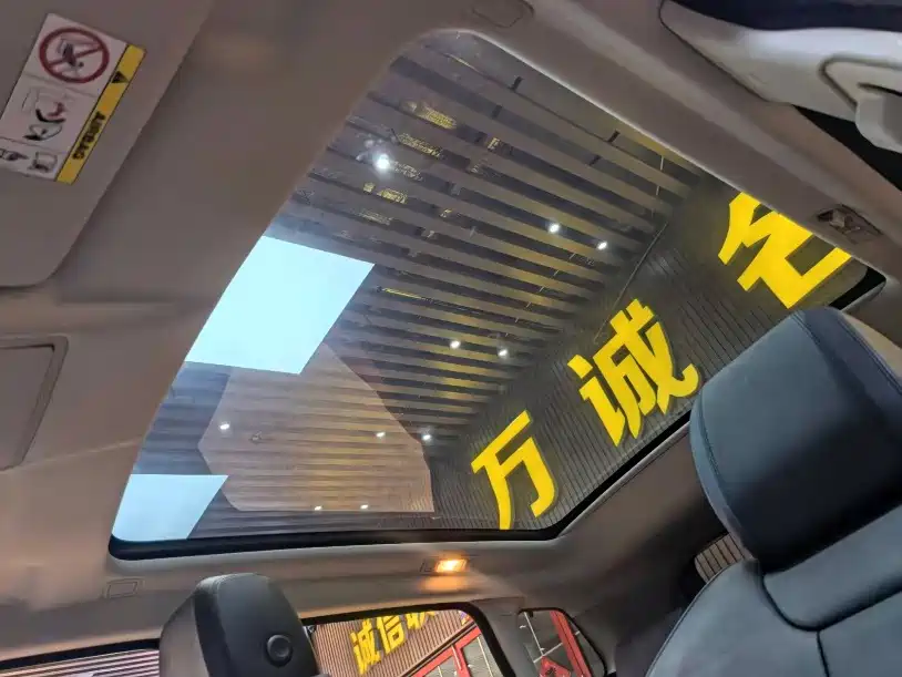 Land Rover Evoque — миниатюра 16