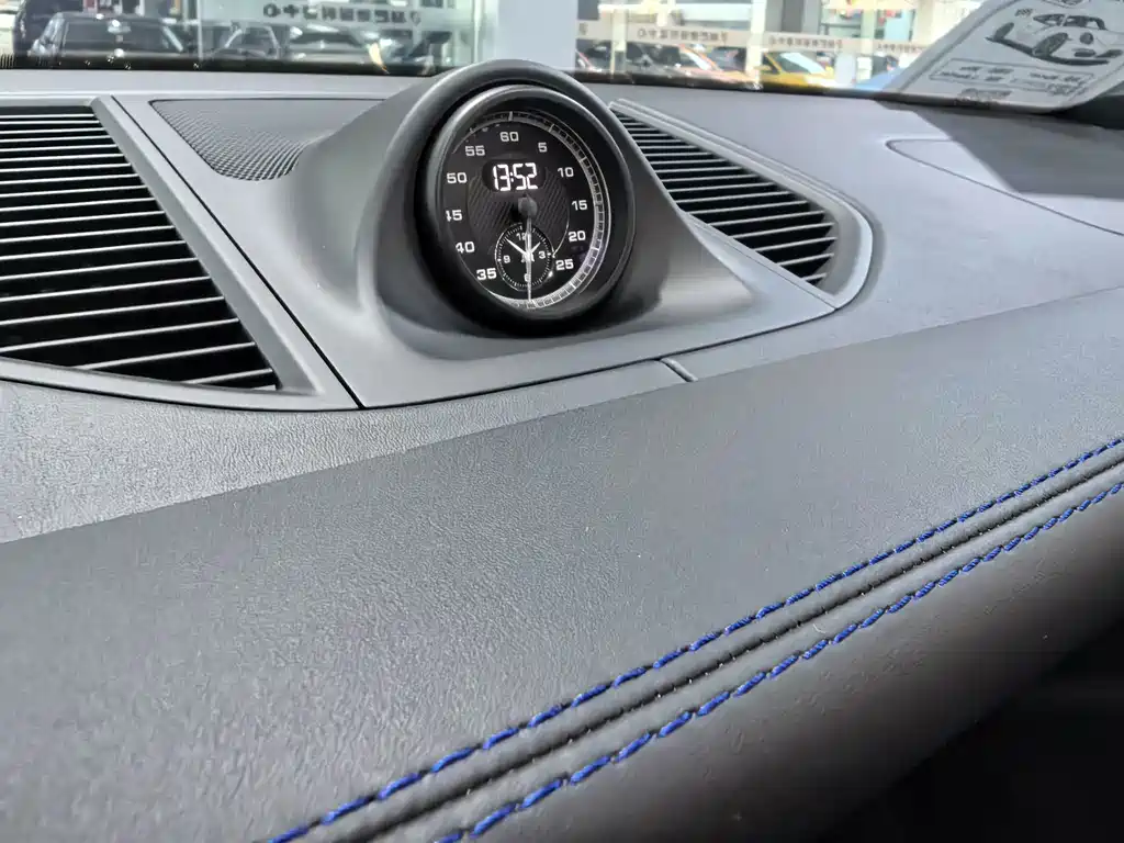 Porsche Macan — миниатюра 14