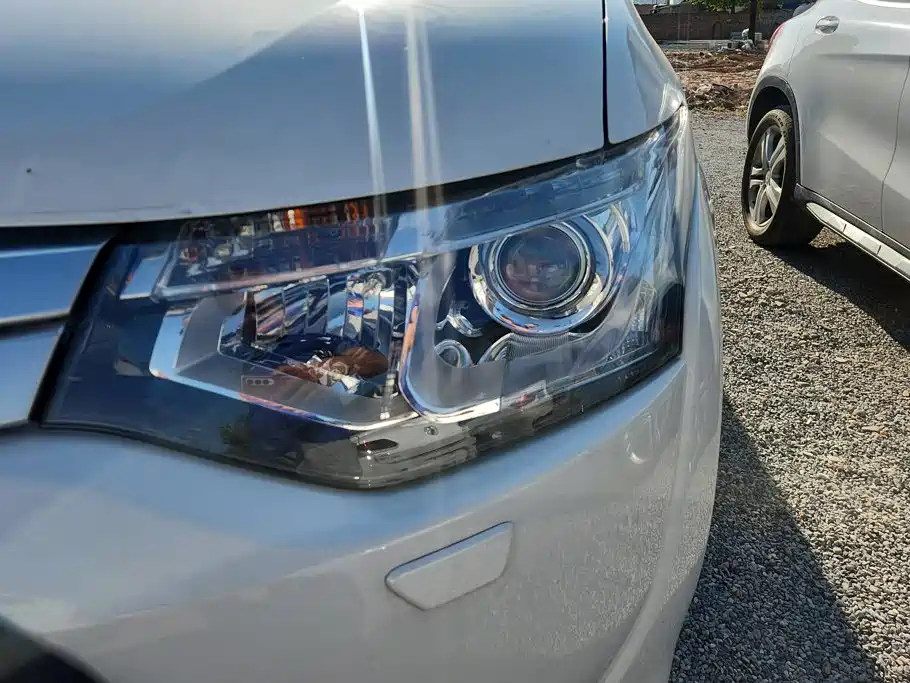 Mitsubishi Outlander (Import) — миниатюра 5