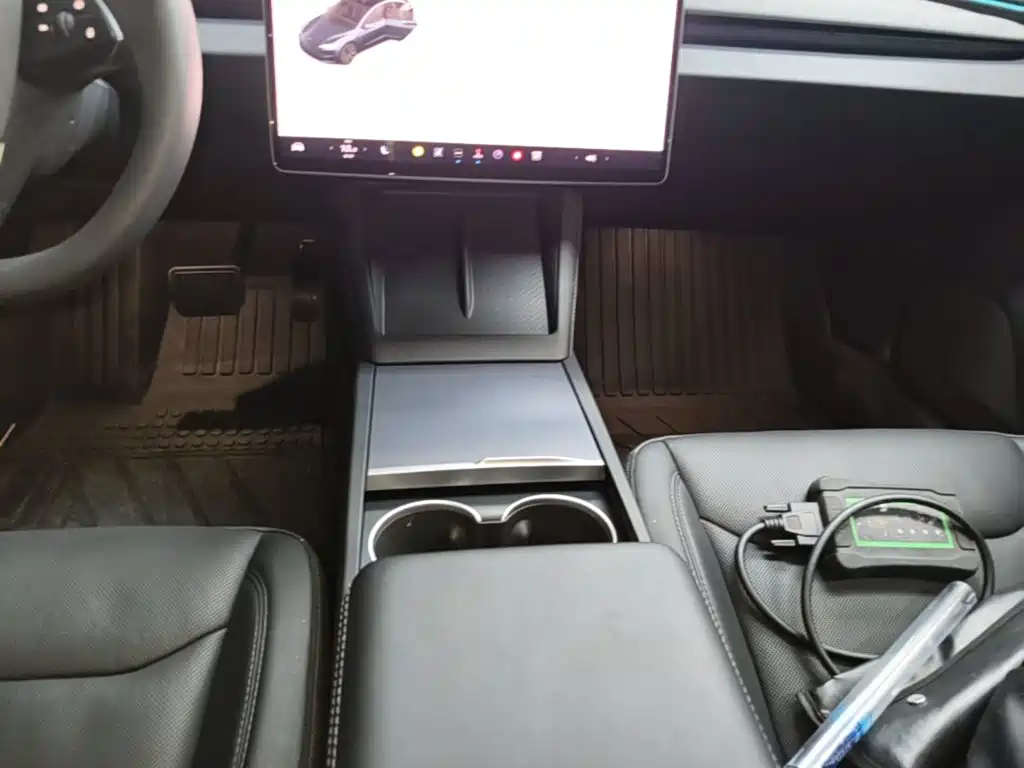 Tesla Model 3 — миниатюра 14