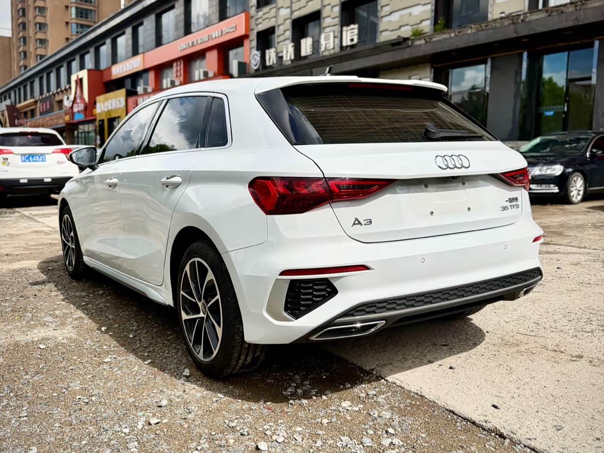 Audi A3 1.4 л 2023 г. Белый, пробег 11000 км