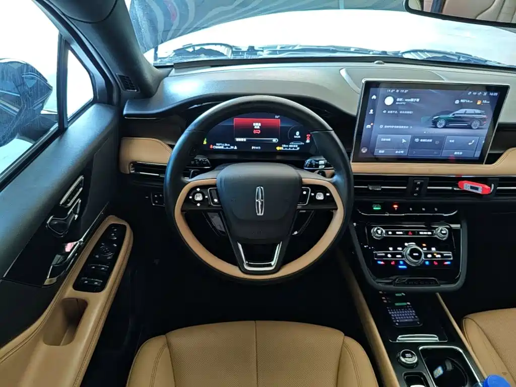 Lincoln Corsair — миниатюра 11