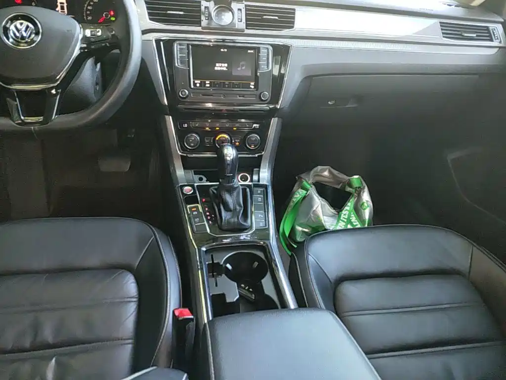Volkswagen Passat — миниатюра 14