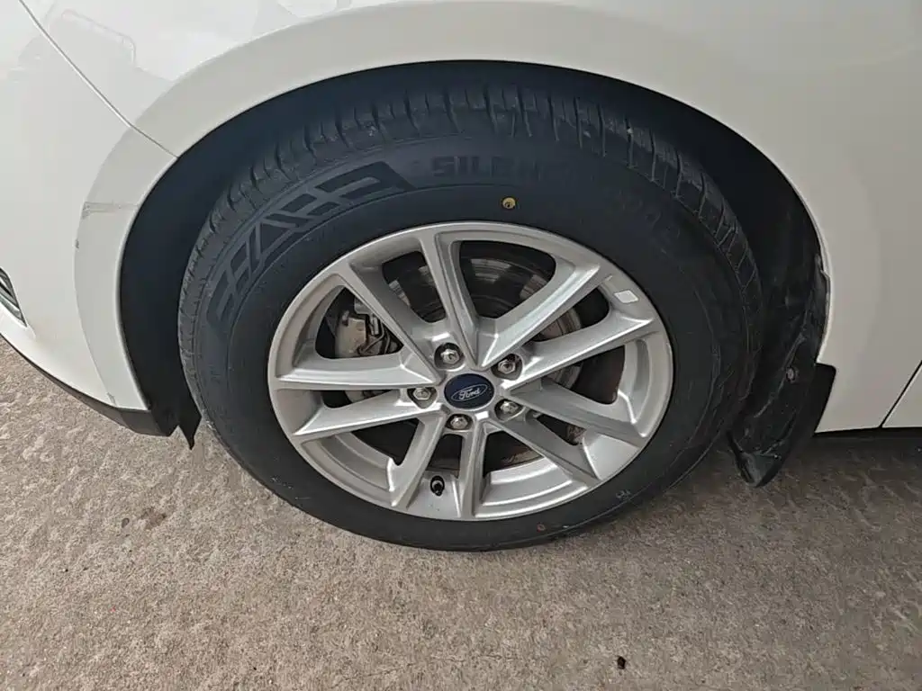 Ford Focus — миниатюра 23