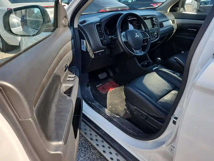 Mitsubishi Outlander (Import) — миниатюра 9