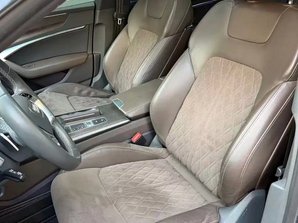 Audi A7L — миниатюра 5