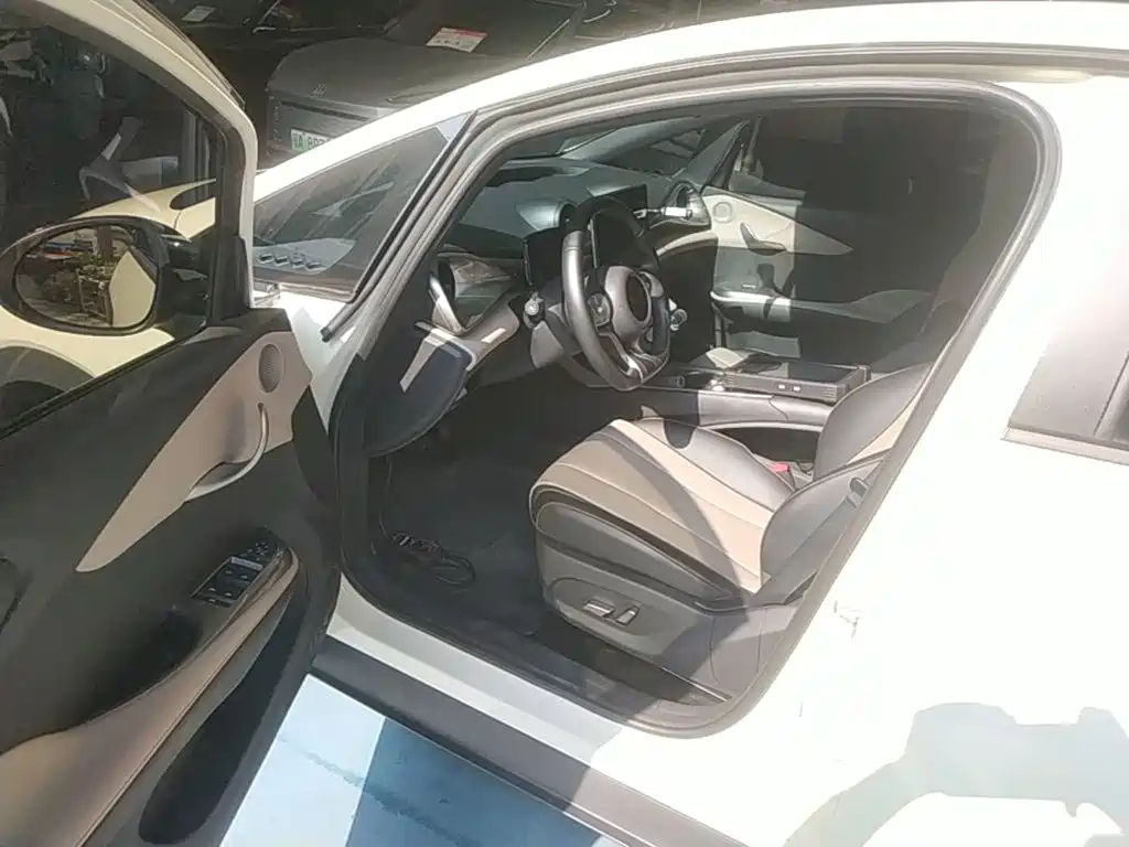 BYD Dolphin — миниатюра 16