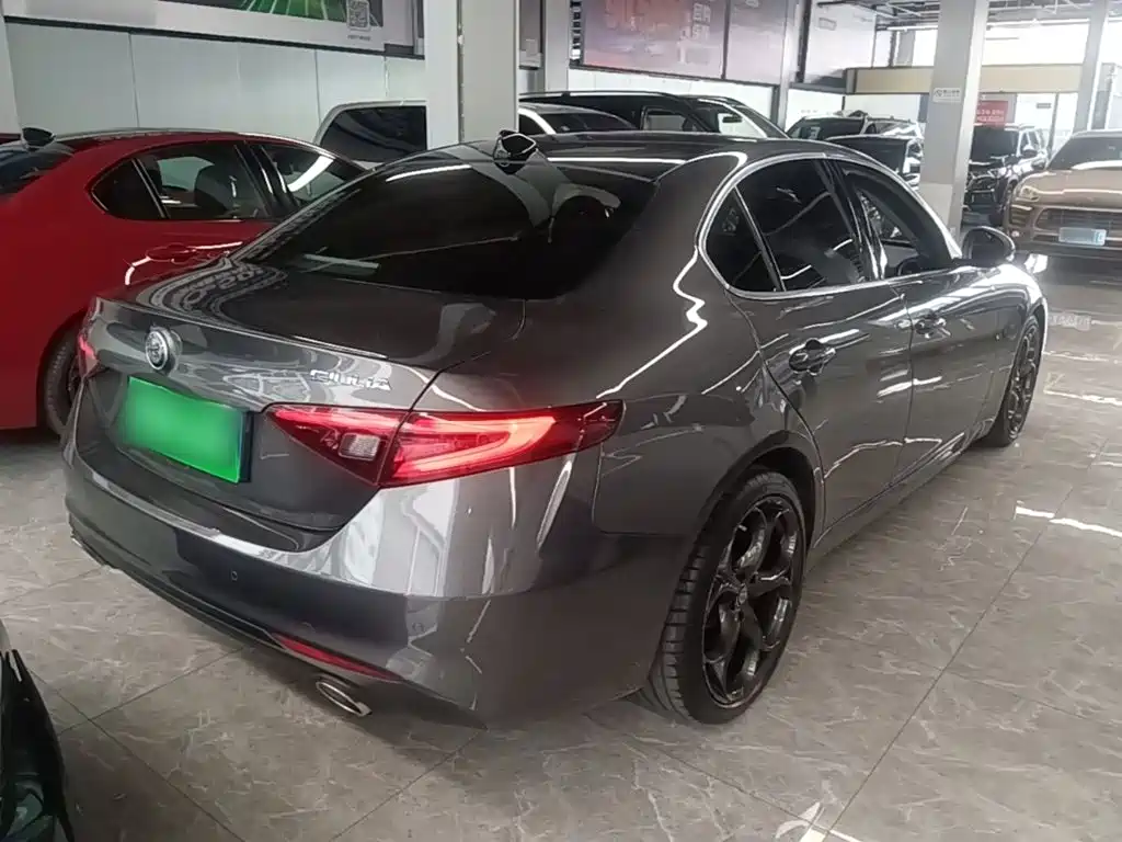 Alfa Romeo Giulia — миниатюра 7