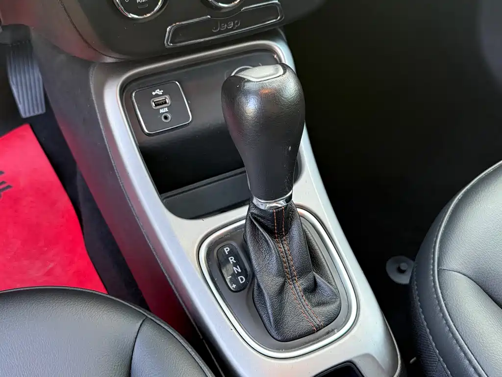 Jeep Compass — миниатюра 13