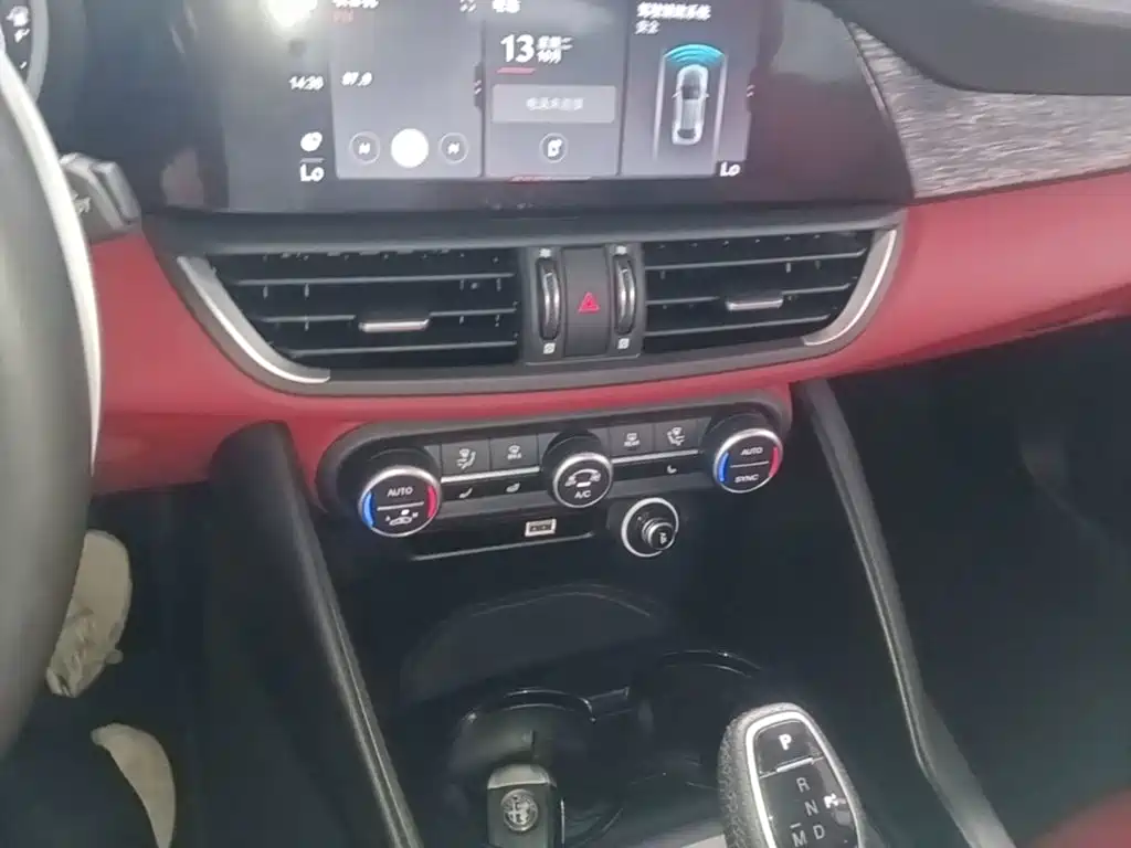 Alfa Romeo Giulia — миниатюра 13