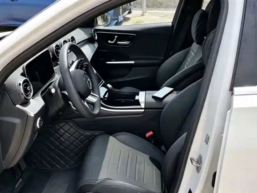 Mercedes-Benz C-Class — миниатюра 3
