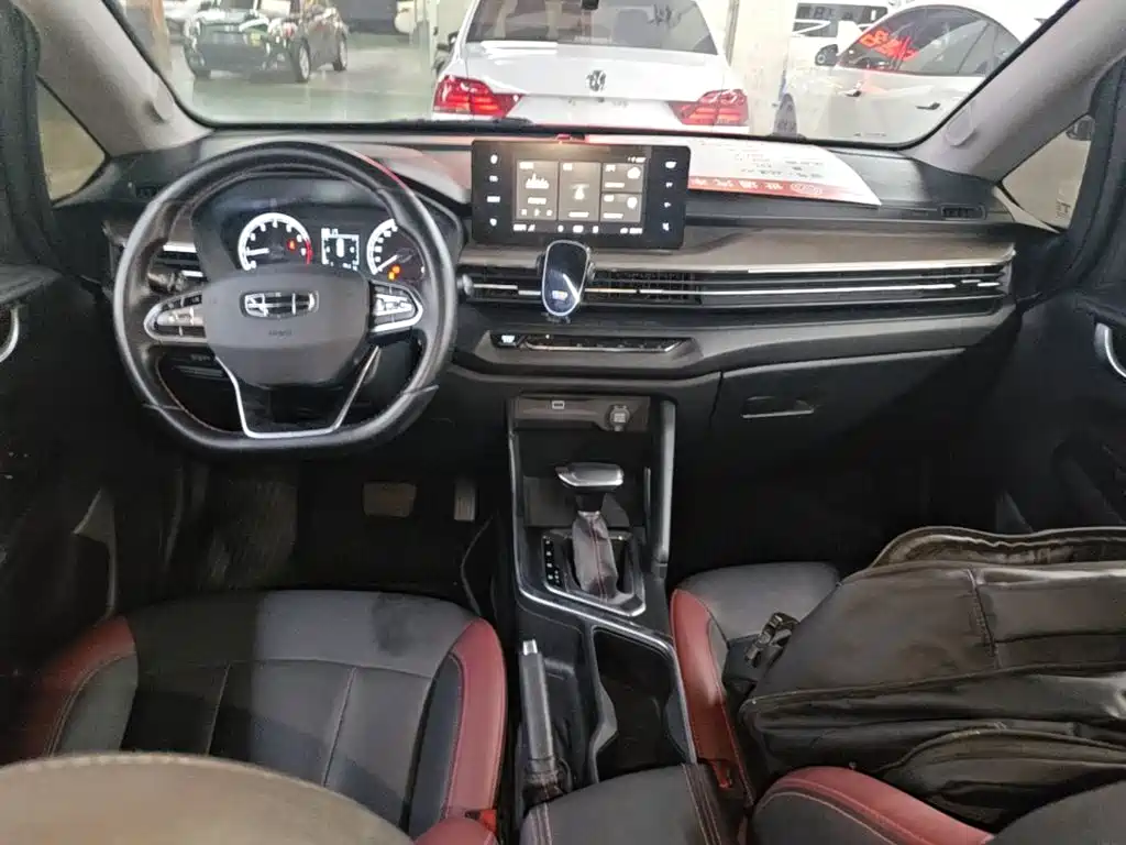 Geely Vision X3 — миниатюра 14