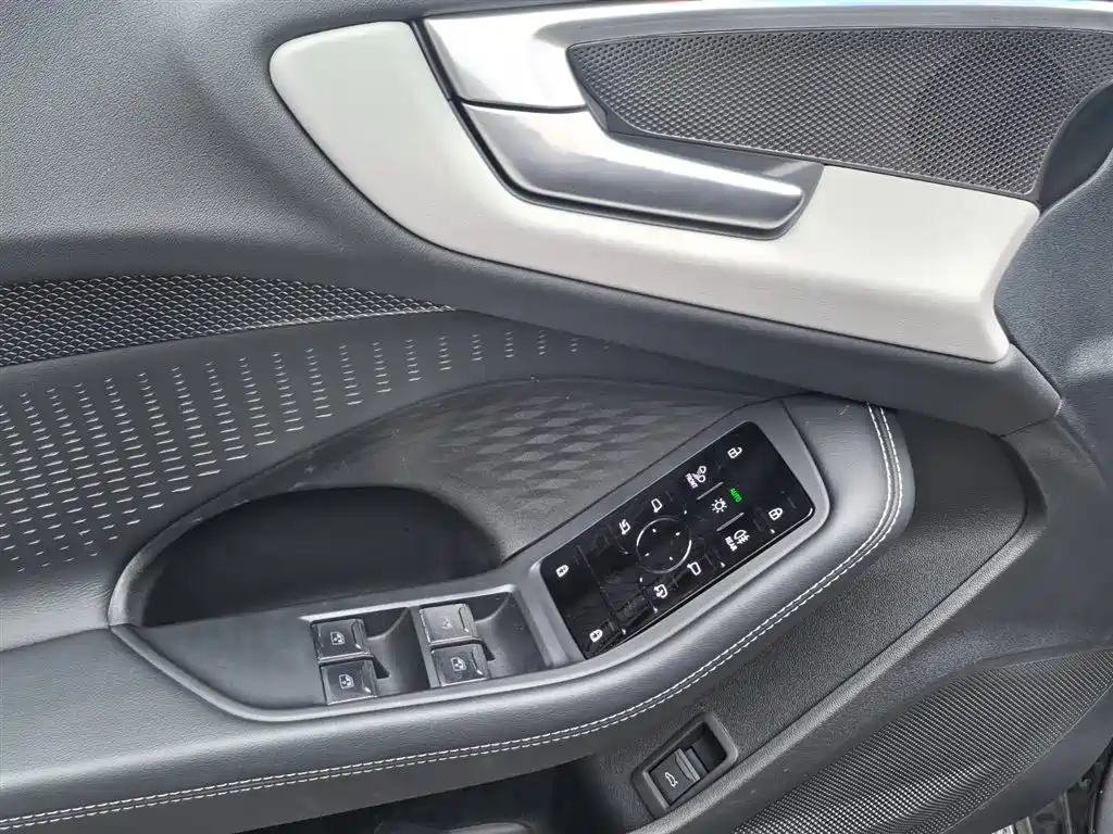 Audi A5L — миниатюра 12