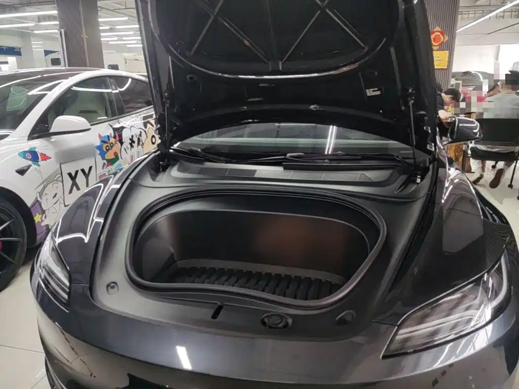 Tesla Model 3 — миниатюра 20