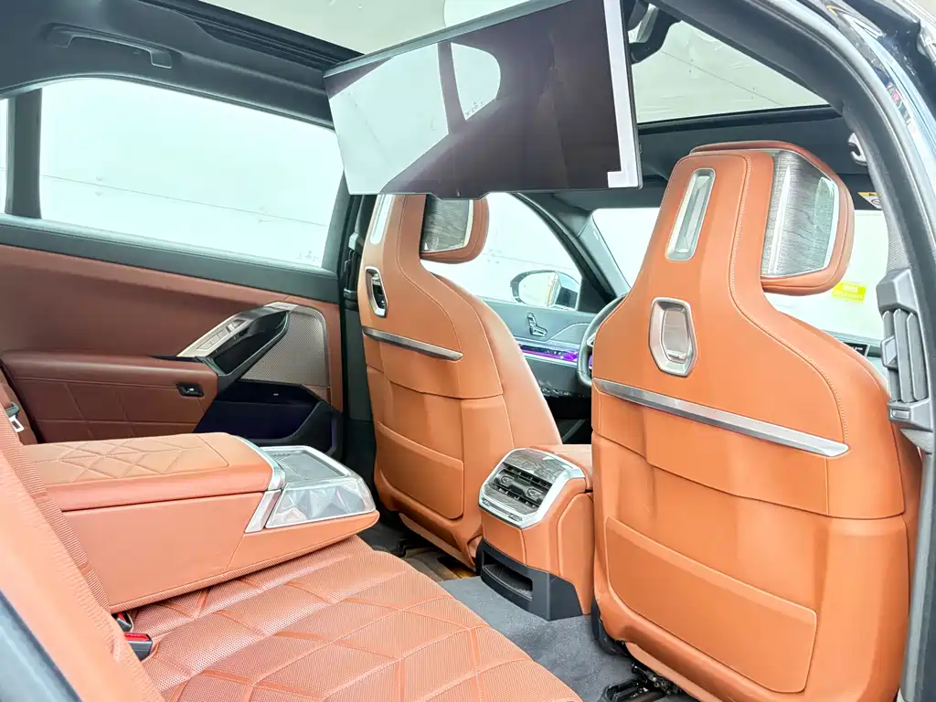 BMW i7 — миниатюра 14