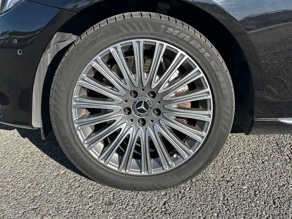 Mercedes-Benz E-Class — миниатюра 7