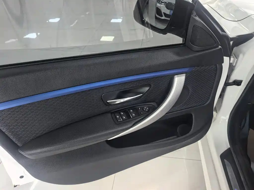 BMW 4 Series — миниатюра 4
