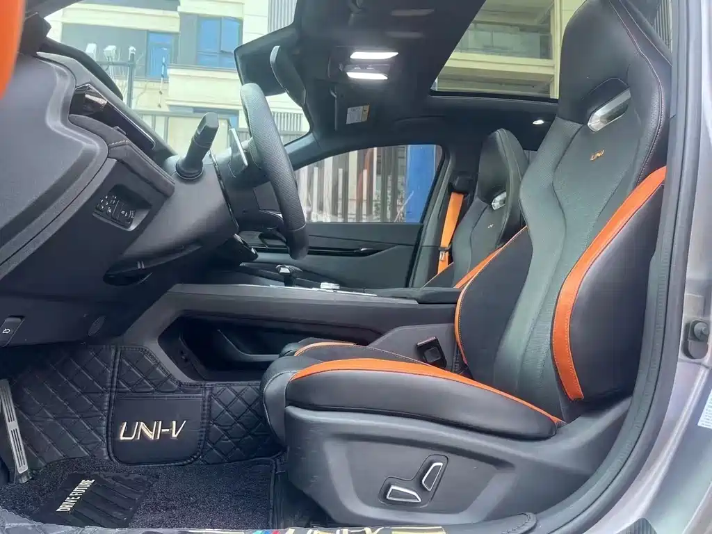 Changan UNI-V 2022 2.0T