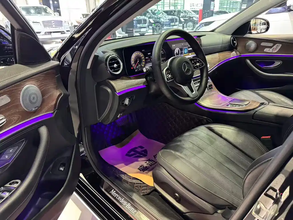 Mercedes-Benz E-Class — миниатюра 10