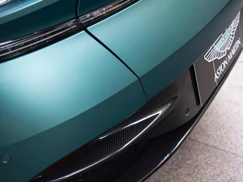 Aston Martin DB12 — миниатюра 29
