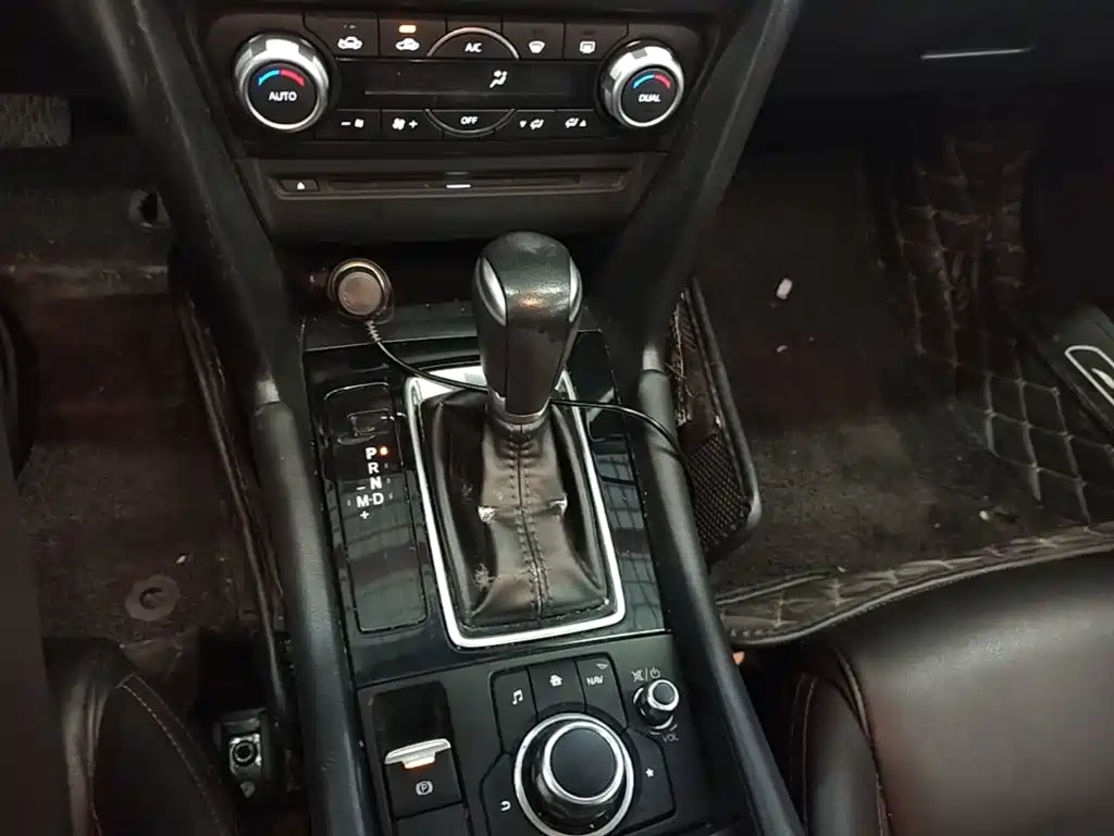 Mazda 3 Axela — миниатюра 14