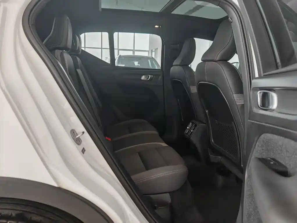 Volvo XC40 — миниатюра 21