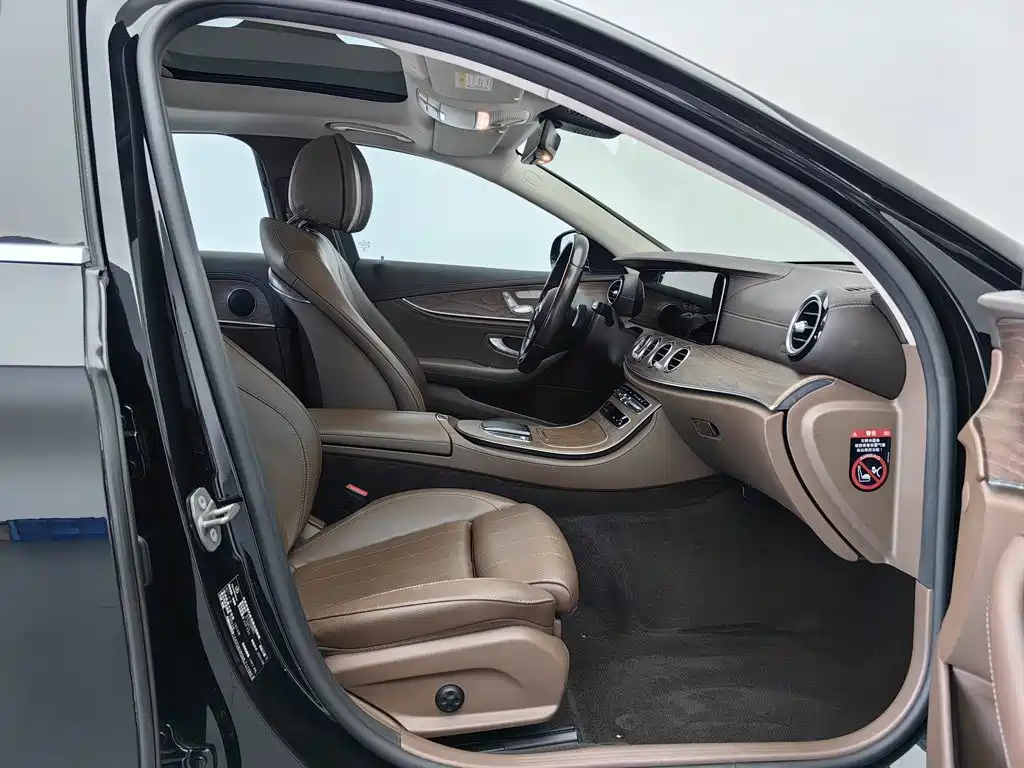 Mercedes-Benz E-Class — миниатюра 23