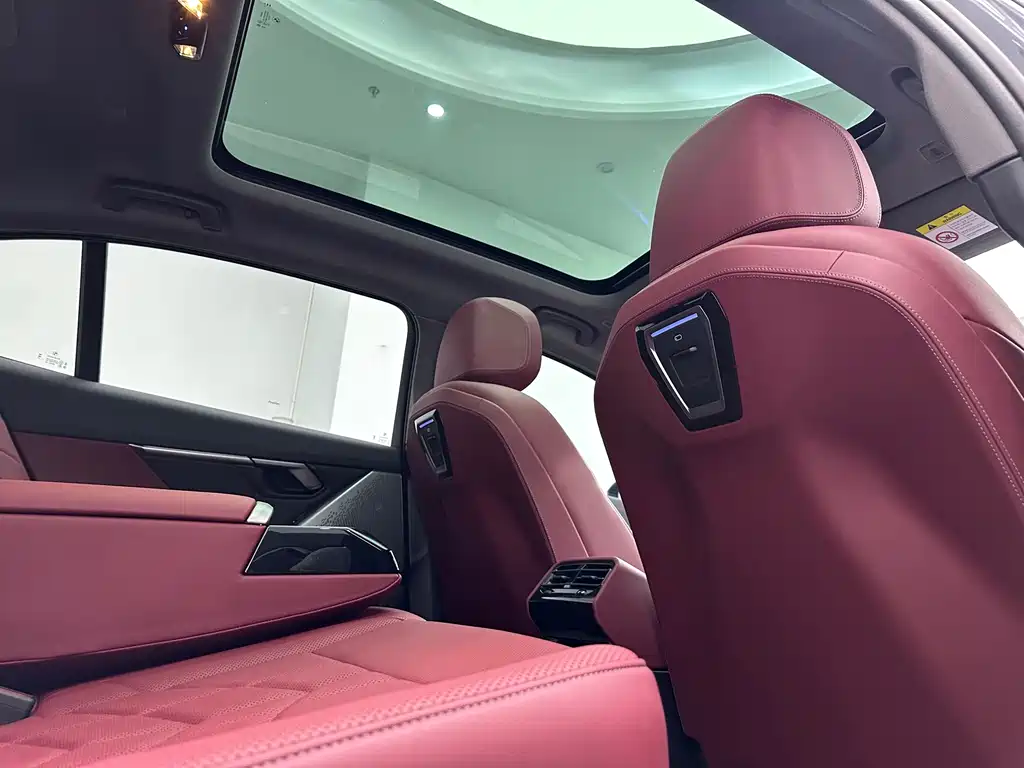 BMW 5 Series — миниатюра 12