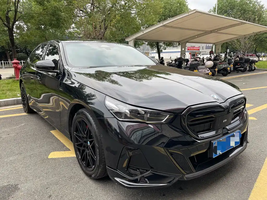 BMW 5 Series — миниатюра 2
