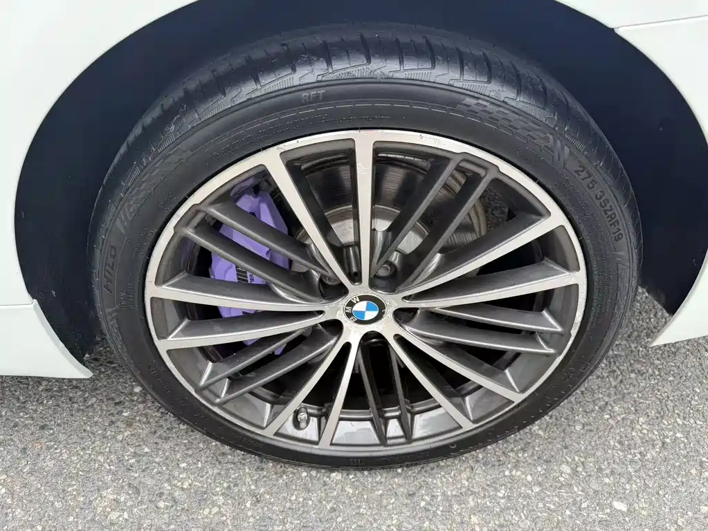 BMW 5 Series — миниатюра 8