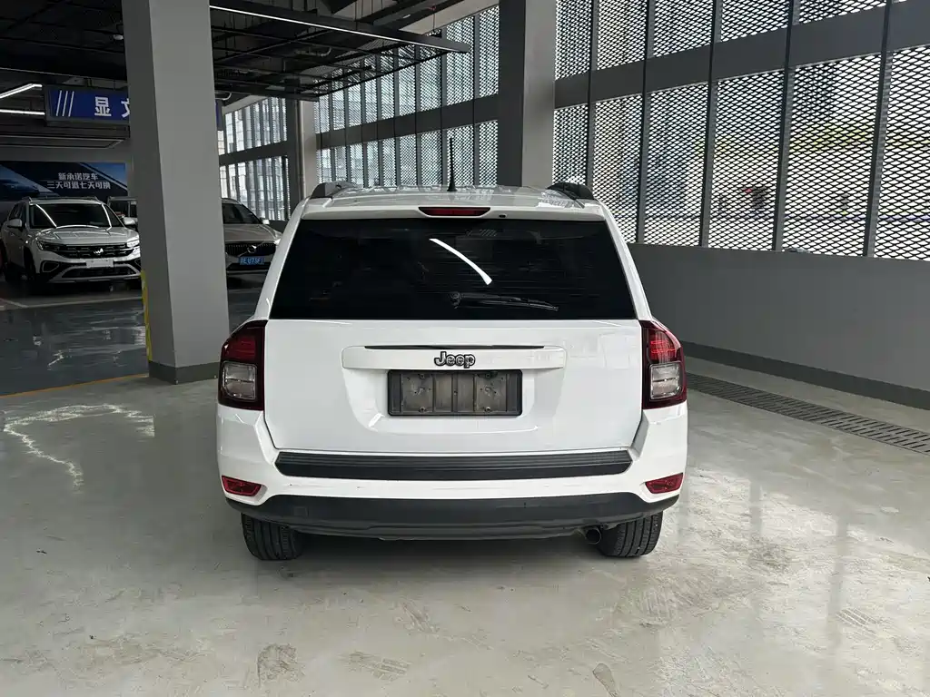 Jeep Compass (Import) Facelift 2.0L 2WD Progressive Edition, фото 5