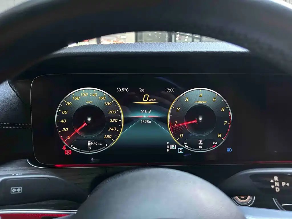 Mercedes-Benz E-Class — миниатюра 18