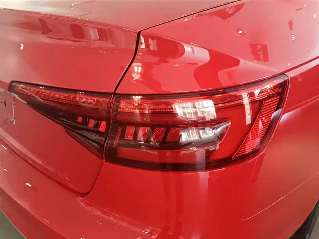 Audi A4L — миниатюра 11